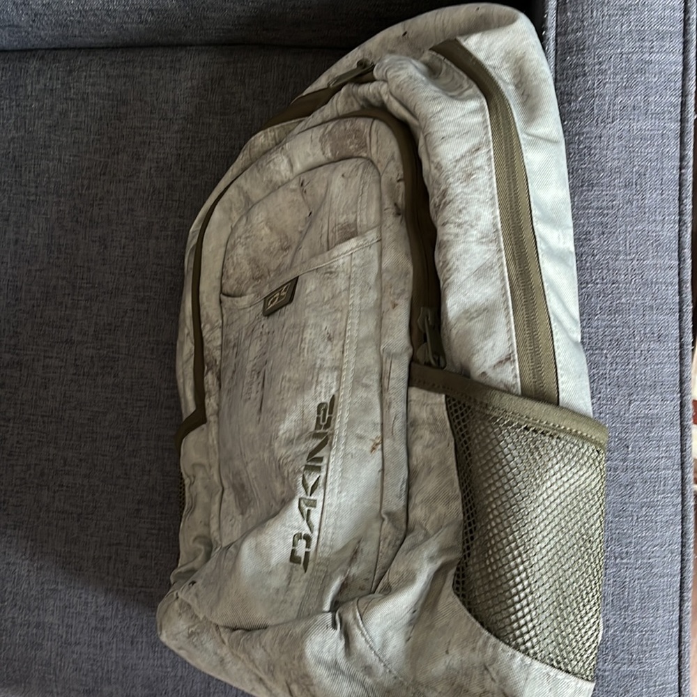 Dakine Backpack - image 3